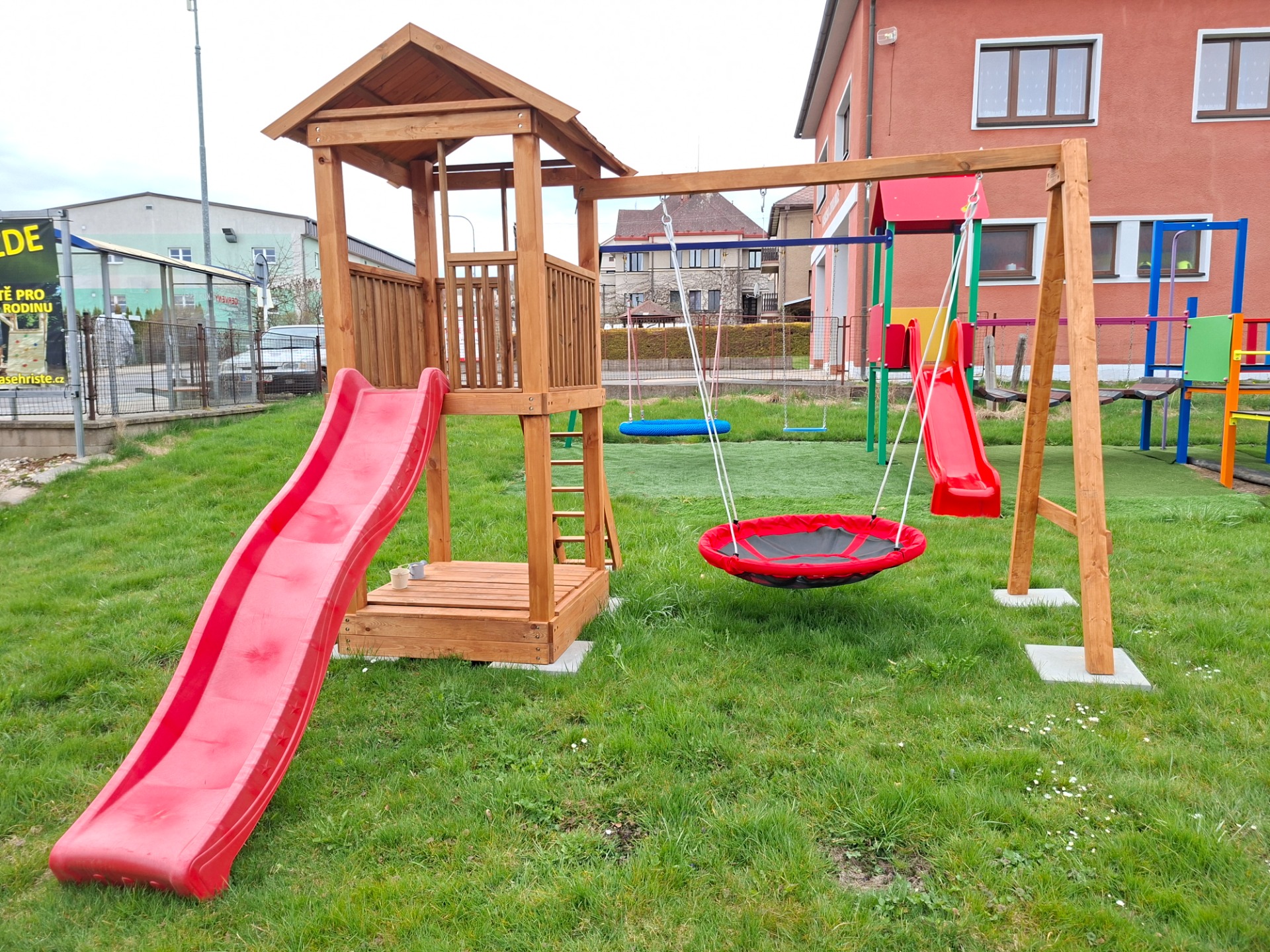 HNĚDÉ OBLÍBENÉ PROVEDENÍ - SMONTOVANÉ A NATŘENÉ - SKLADEM 24000Kč